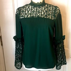 NWOT Gorgeous LULUMARI green blouse size small